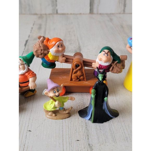 Disney evil queen doc dwarf Snow White playset princess Dopey toy figure - Picture 3 of 10